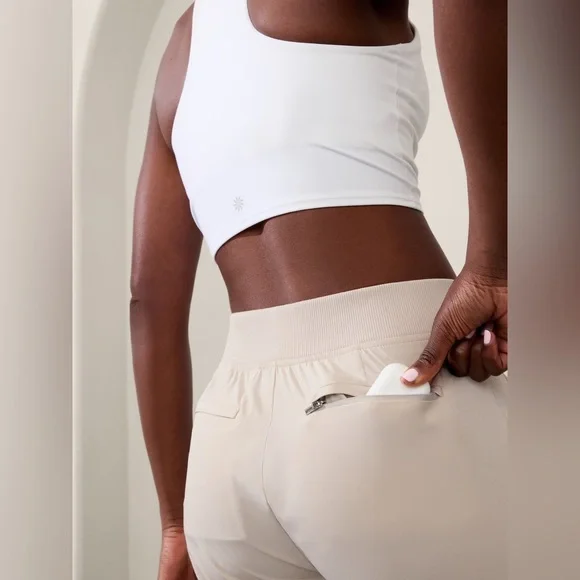 Athleta BROOKLYN MID RISE ANKLE PANT Beige Size 0 - Picture 11 of 12